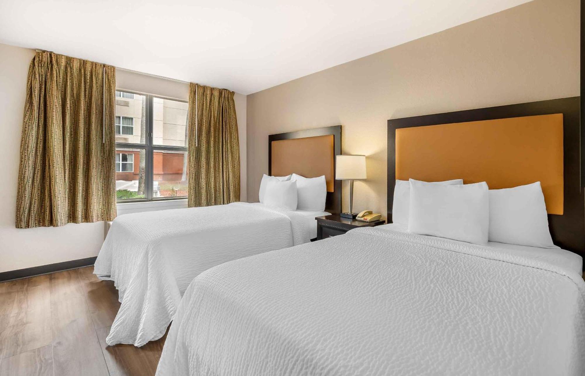 Deluxe Studio 2 Double Beds Non-Smoking