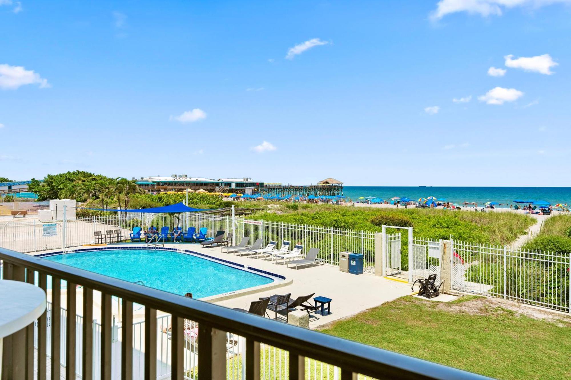 Two-Bedroom Apartment - Direct Oceanfront - Unit #206