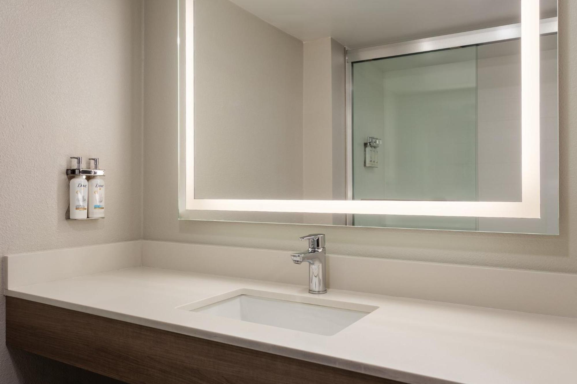 Standard King Room Bay View