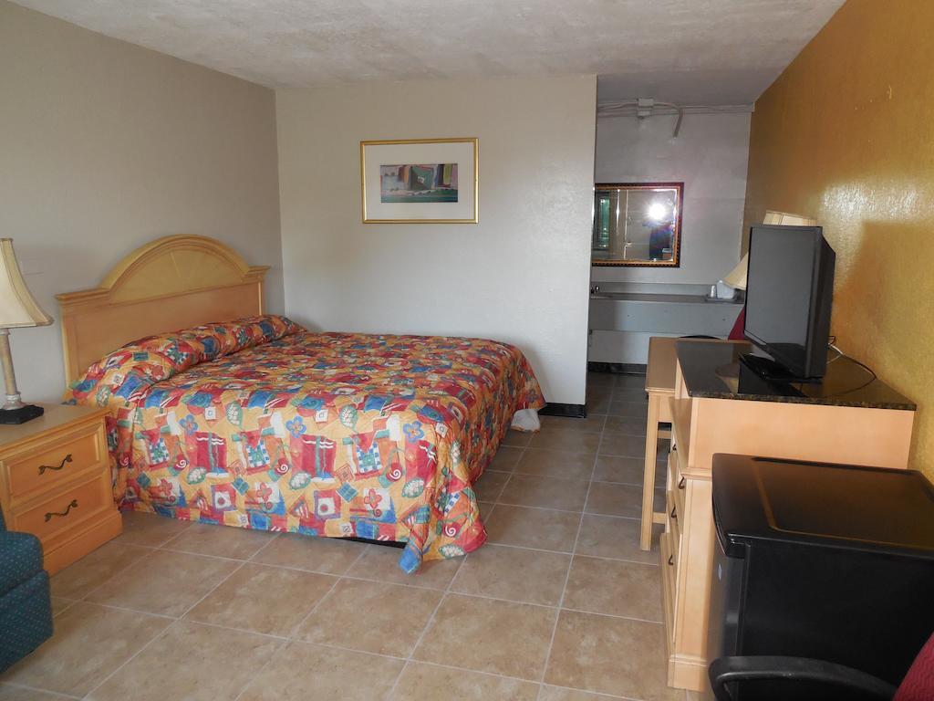 Standard One Bed - Non-Smoking