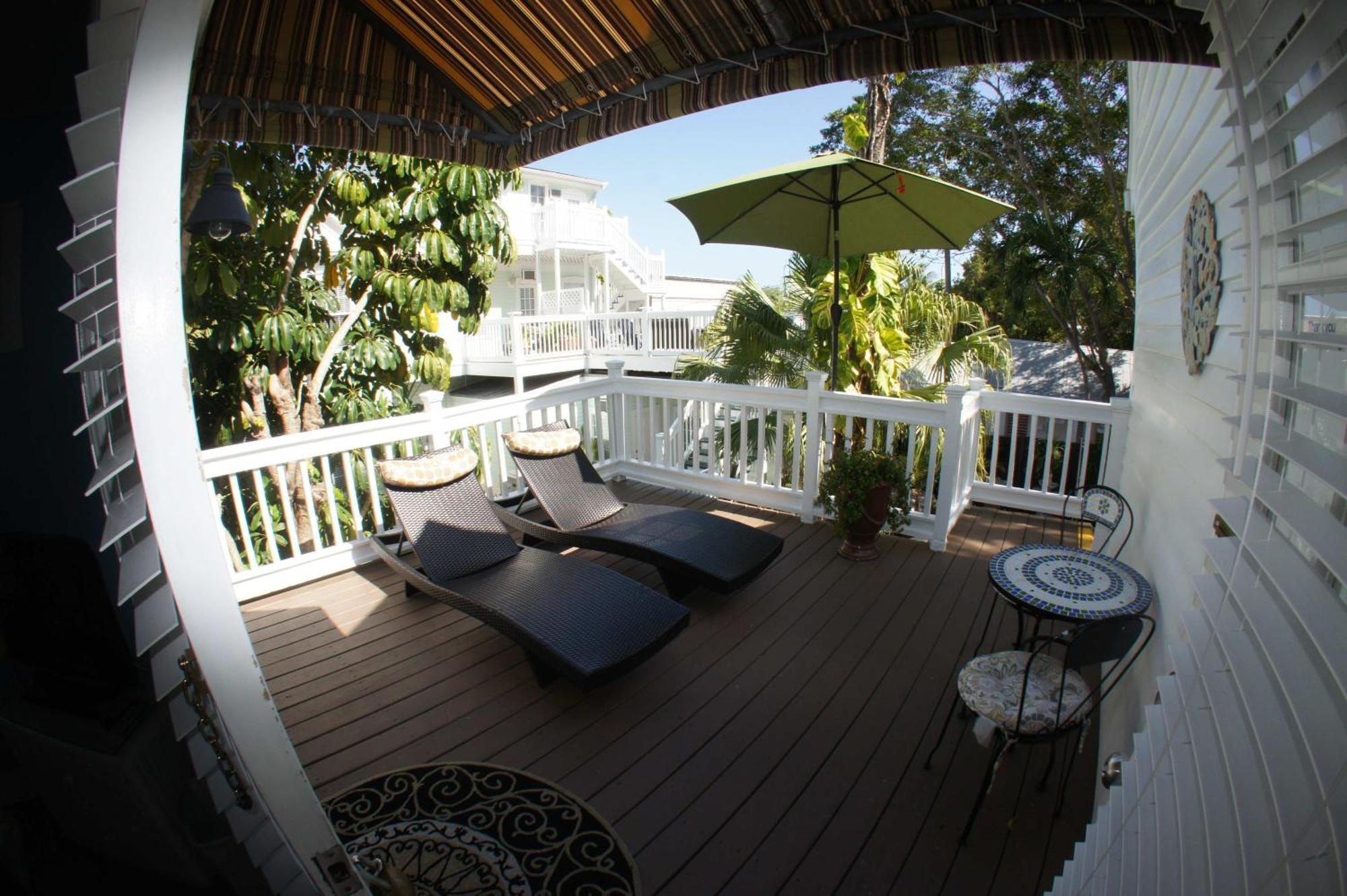 Deluxe Zimmer mit Queensize-Bett und Terrasse