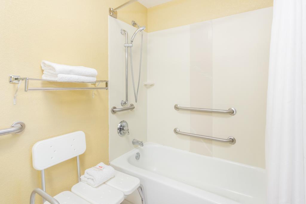 King Room - Mobility Access/Non-Smoking