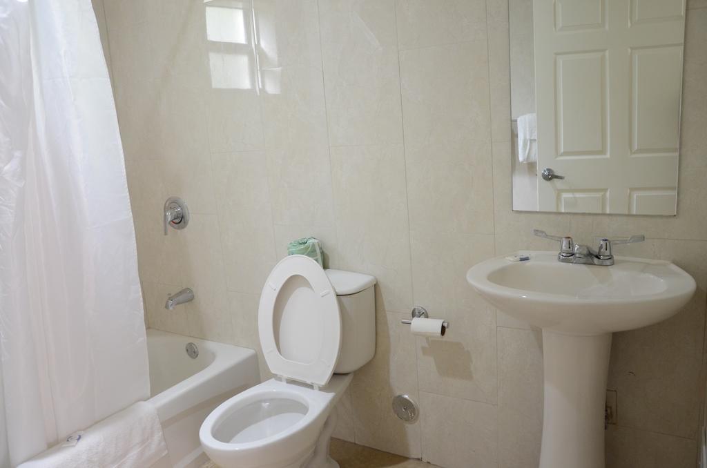 Chambre Double avec 2 Lits Doubles - Non-Fumeurs