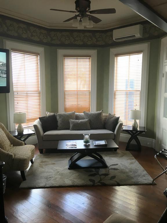 King Room,560429502:JPEG