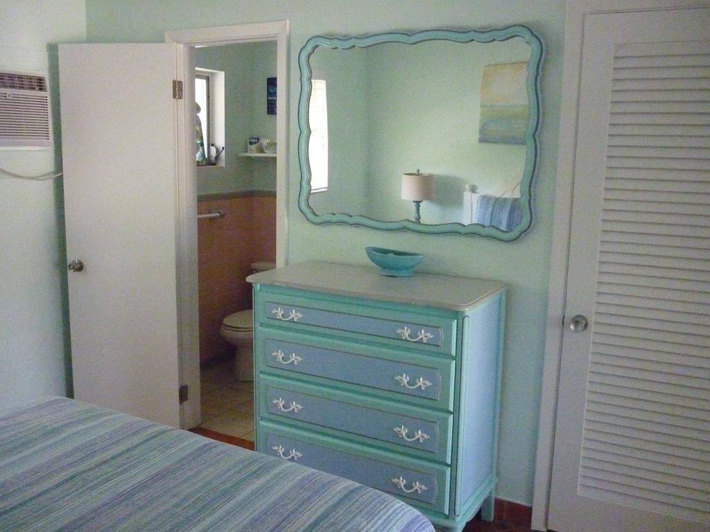Studio apt Queen Bed,433985652:JPEG