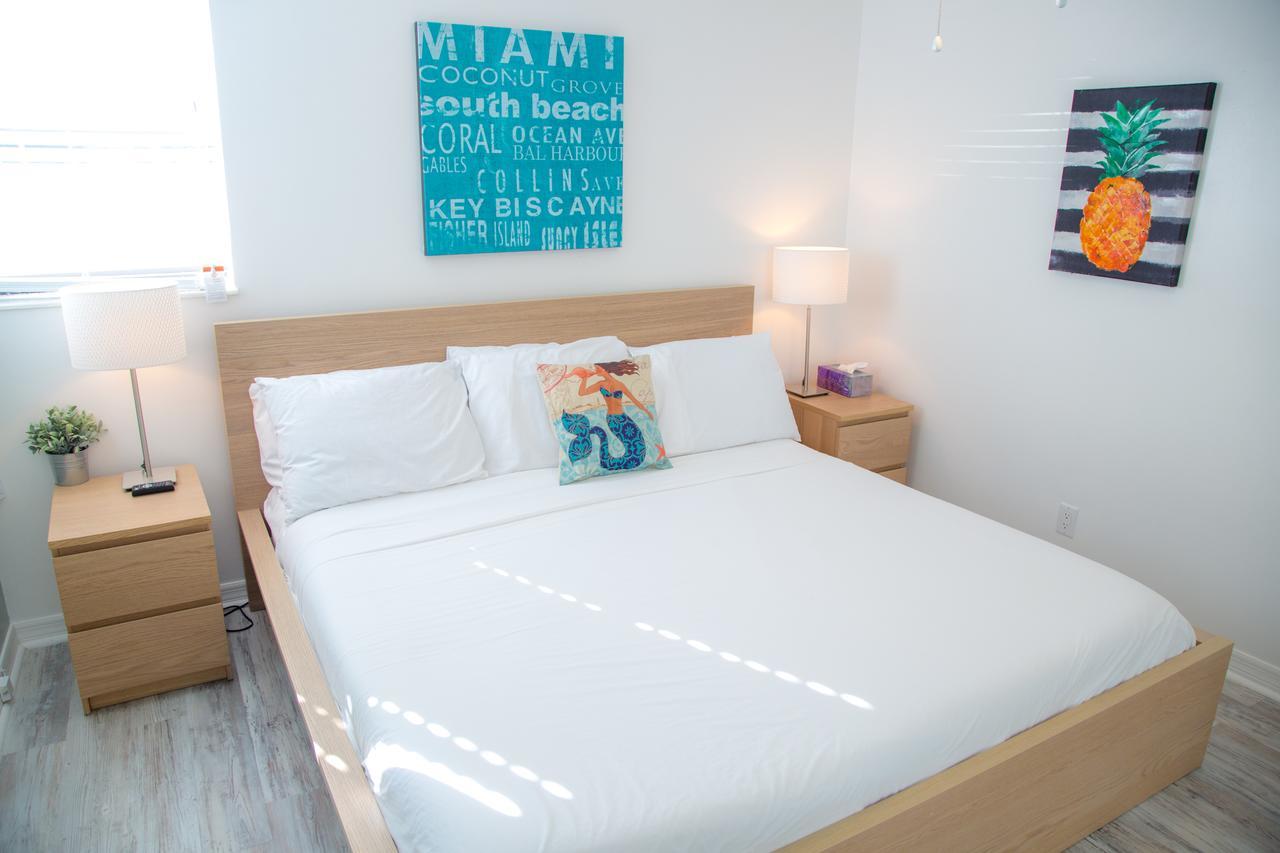 Grand One Bedroom Pool Side Suite King Bed