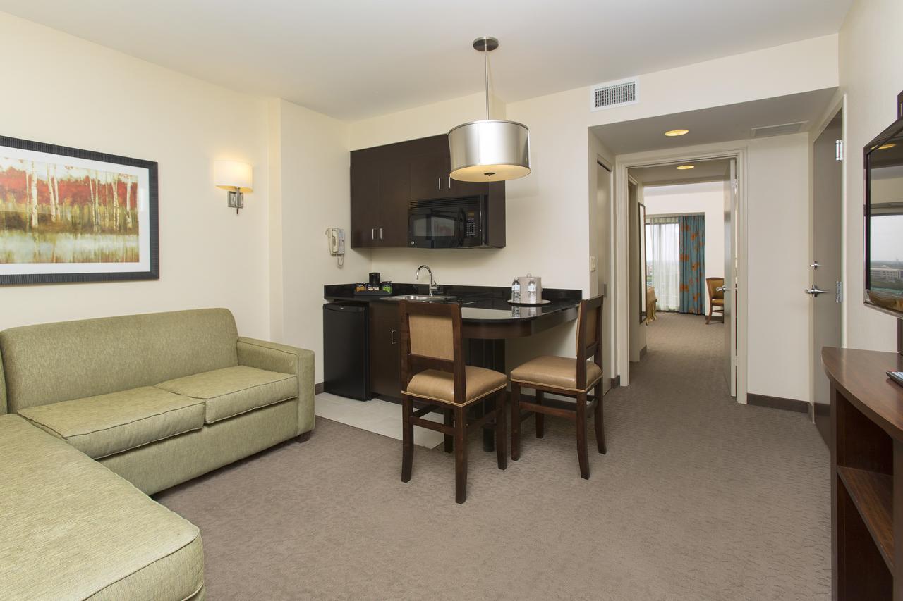 Suite 2 Chambres de Luxe - Vue sur Ville (sans Frais de Service)