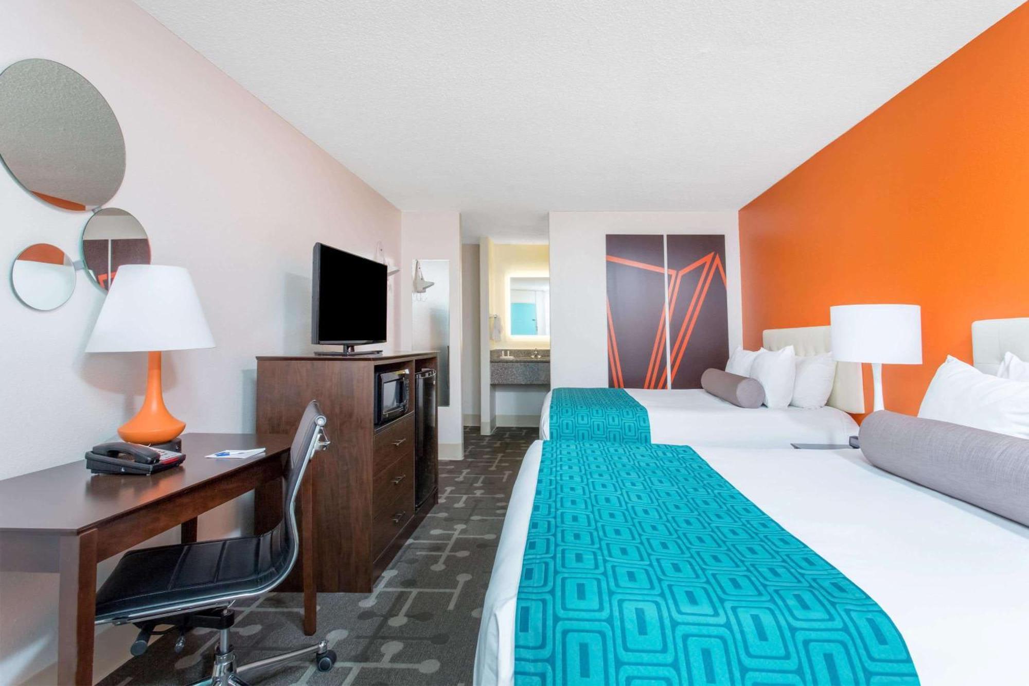 2 Double Beds, Poolside, Non-Smoking,1276478251:JPEG