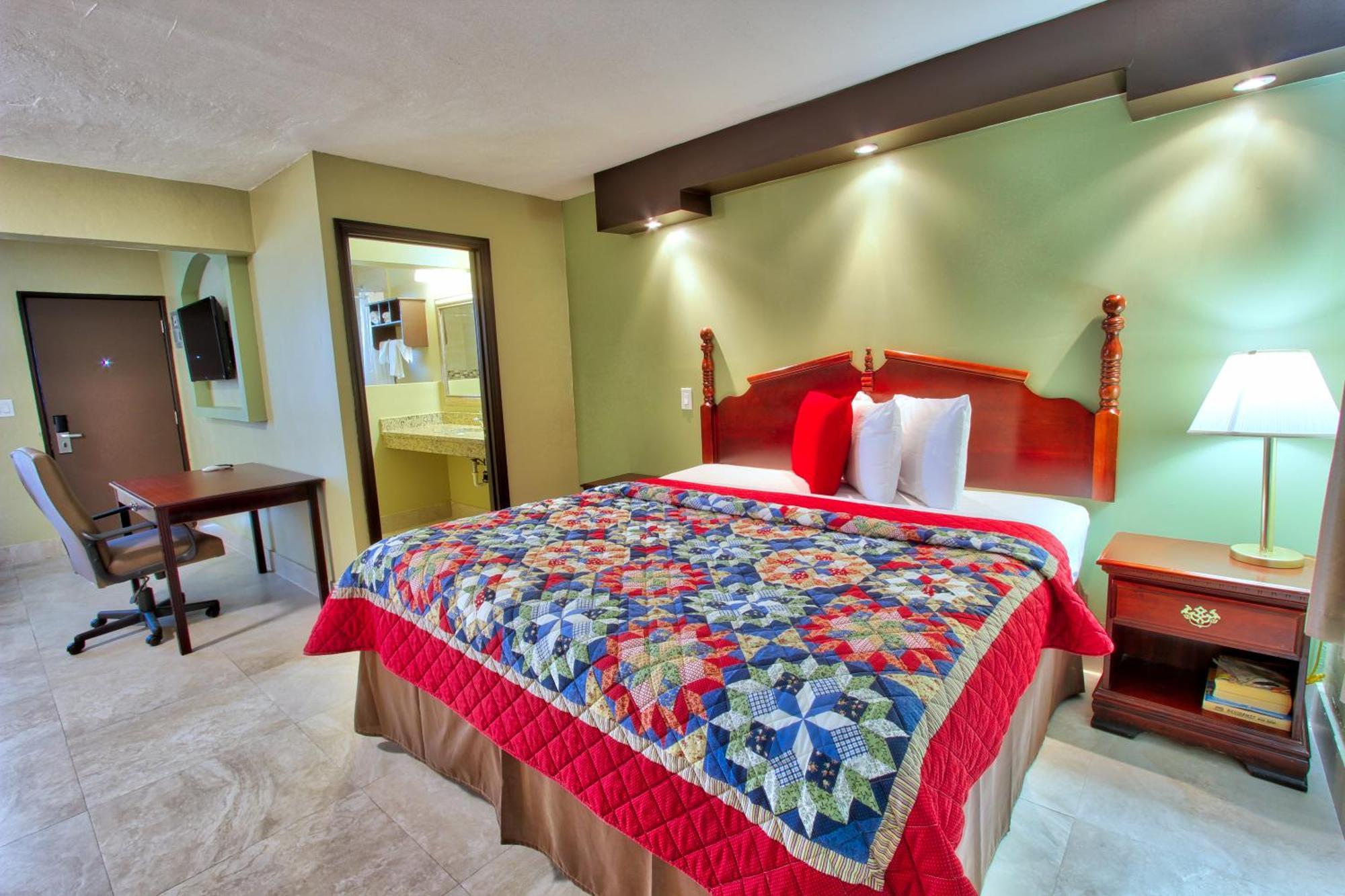 Honeymoon Suite with King Bed