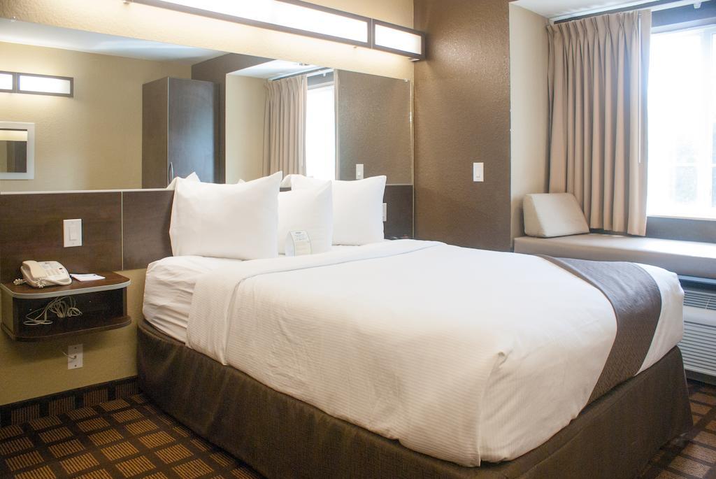 Queen Room - Non-Smoking,154508861:JPEG