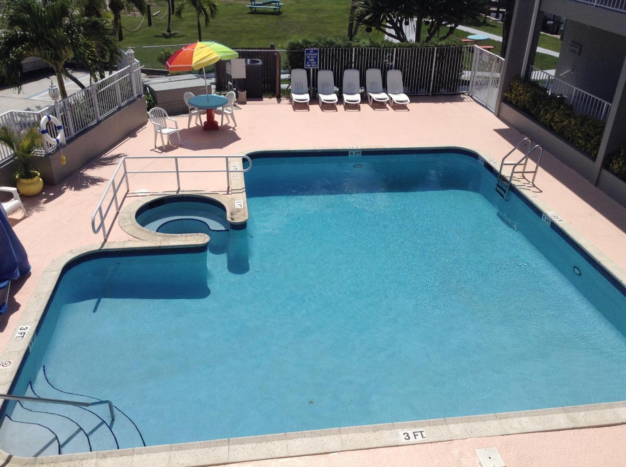 Double Room with Pool View,759125620:JPEG