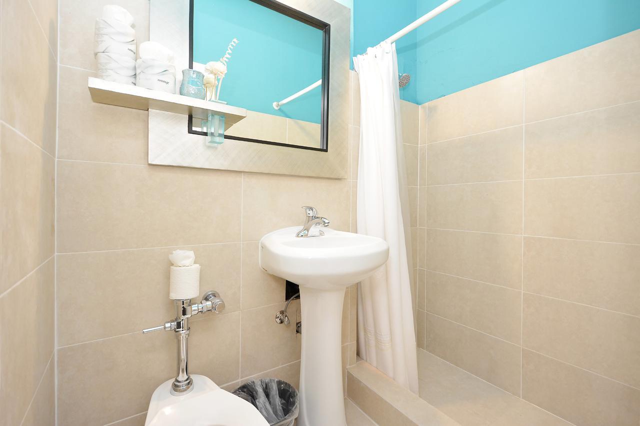 Quarto Privativo com 2 Camas de Casal
