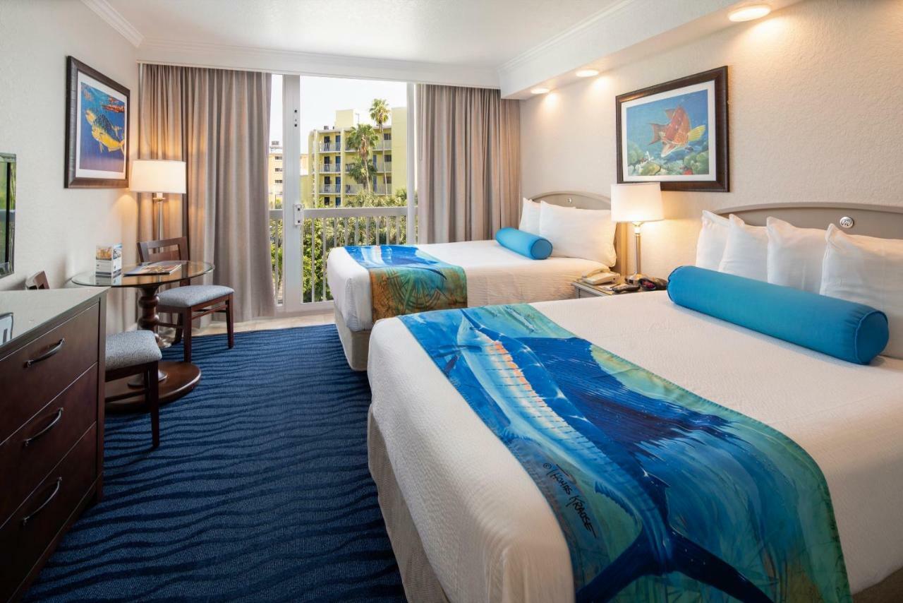 Villa with Garden View