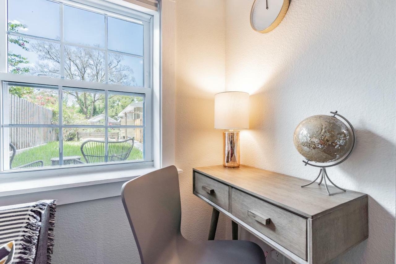 Bungalow with Patio,886381114:JPEG