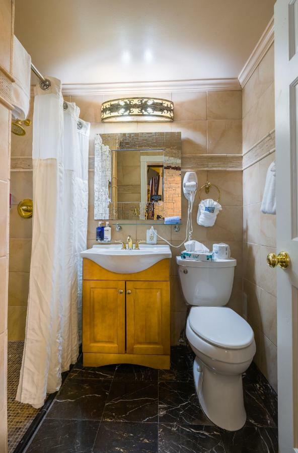 Luxury Queen Room,909455488:JPEG