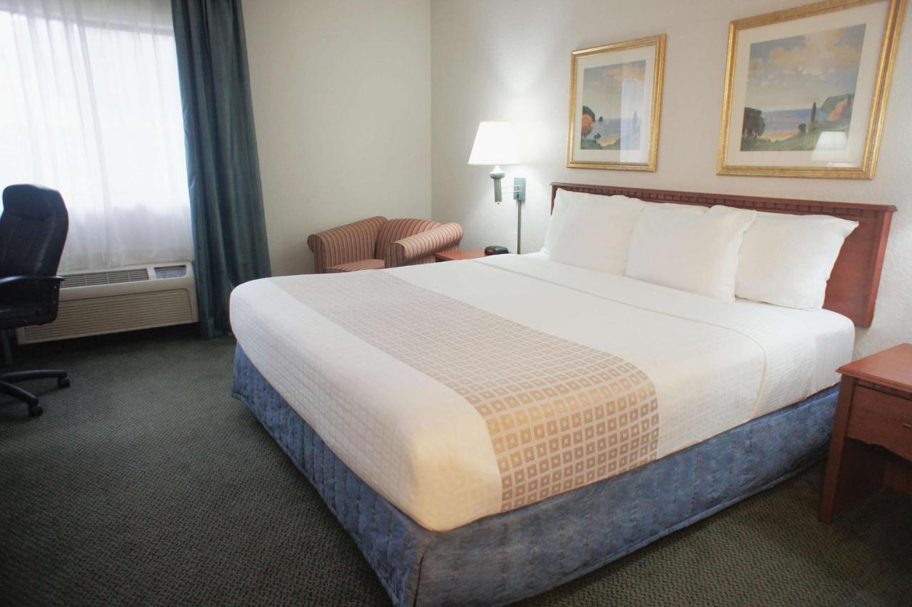 Quarto com Cama King-size e Banheira - Acessível para Hóspedes com Mobilidade Reduzida/Não Fumantes