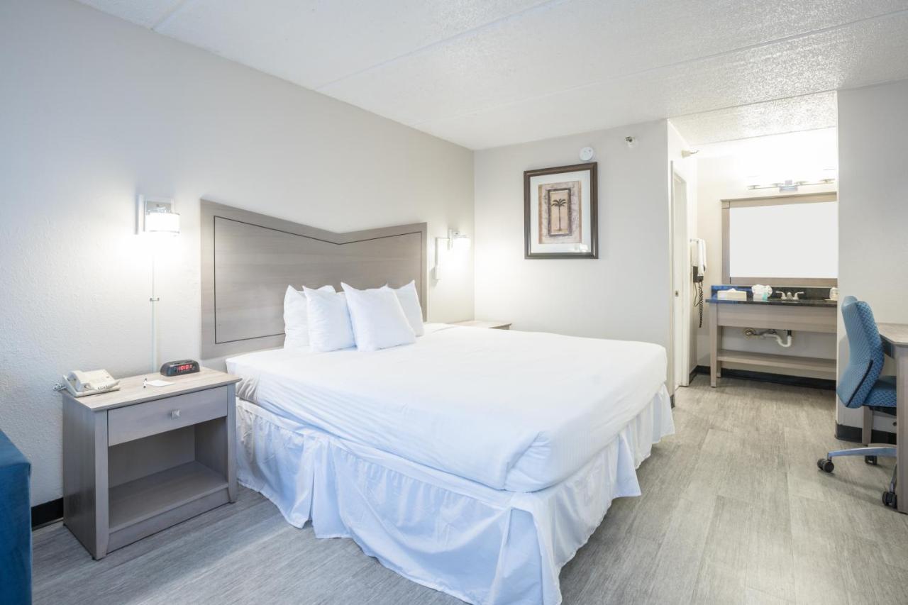 King Room with Pool View