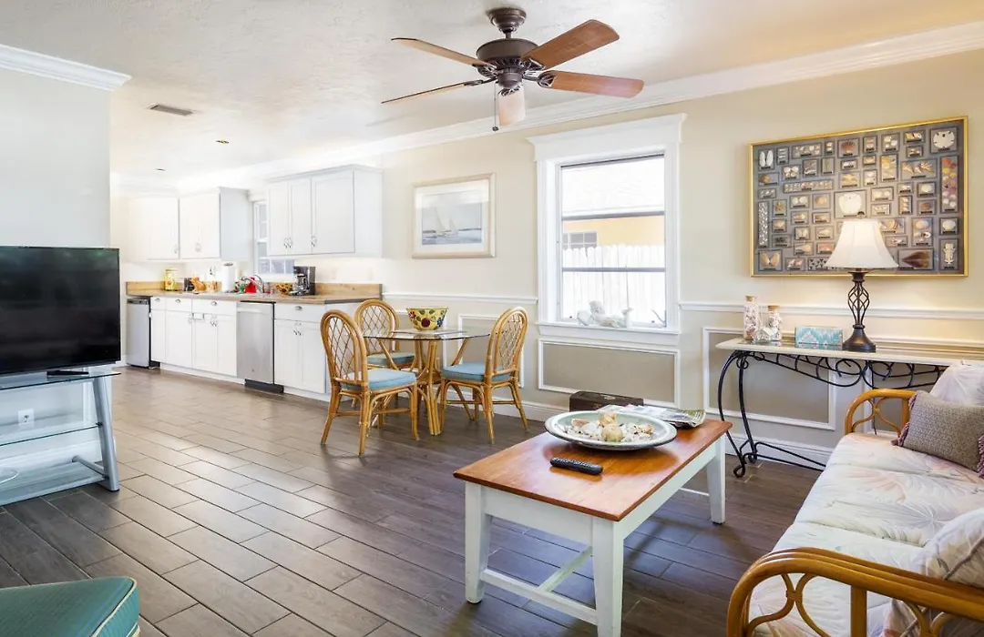 Home By Beach 6 - Beachwalk-1