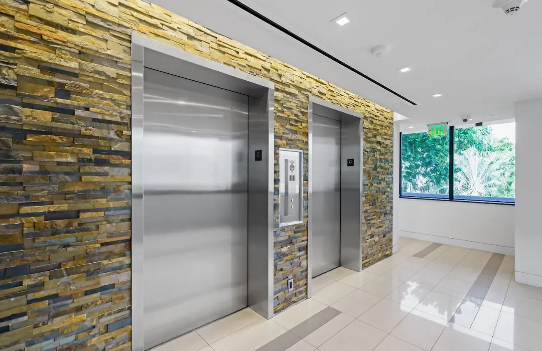 Newly Remodeled - Key Colony Apartment-1