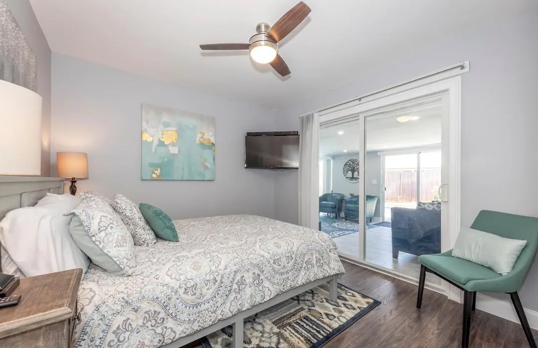 Amazing! 3Br 2Ba Sofa Bed, Near Beach, Heated Pool, Full Kitchen, Wifi, Patio, Bbq, Private Yard, Peaceful Neighborhood-1