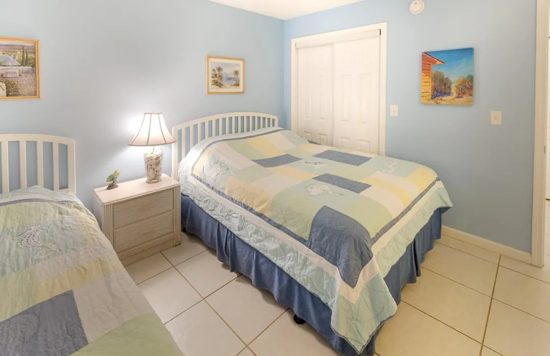Destin Towers - Available Aug 22-29 Oct 3-10 & Oct 24-31-1