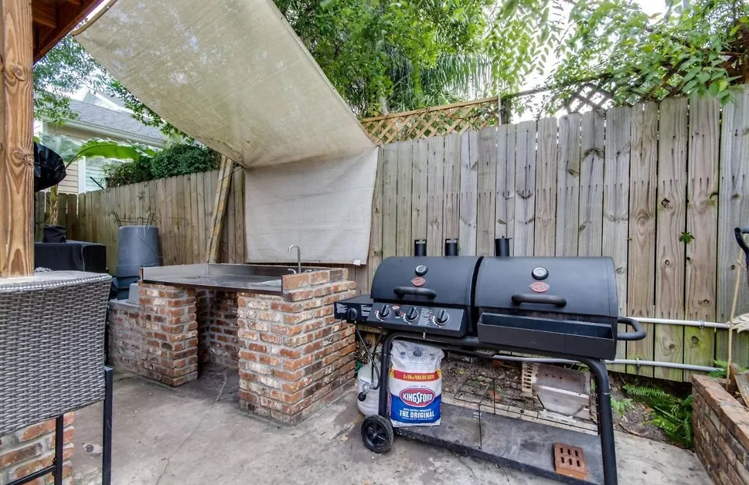 Jbh 115 W 2Nd Apt #1-1