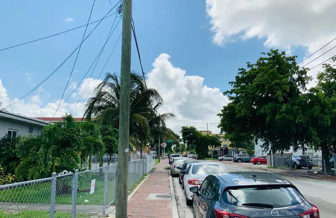 Adorable Private Apartments In The Heart Of Miami!-1