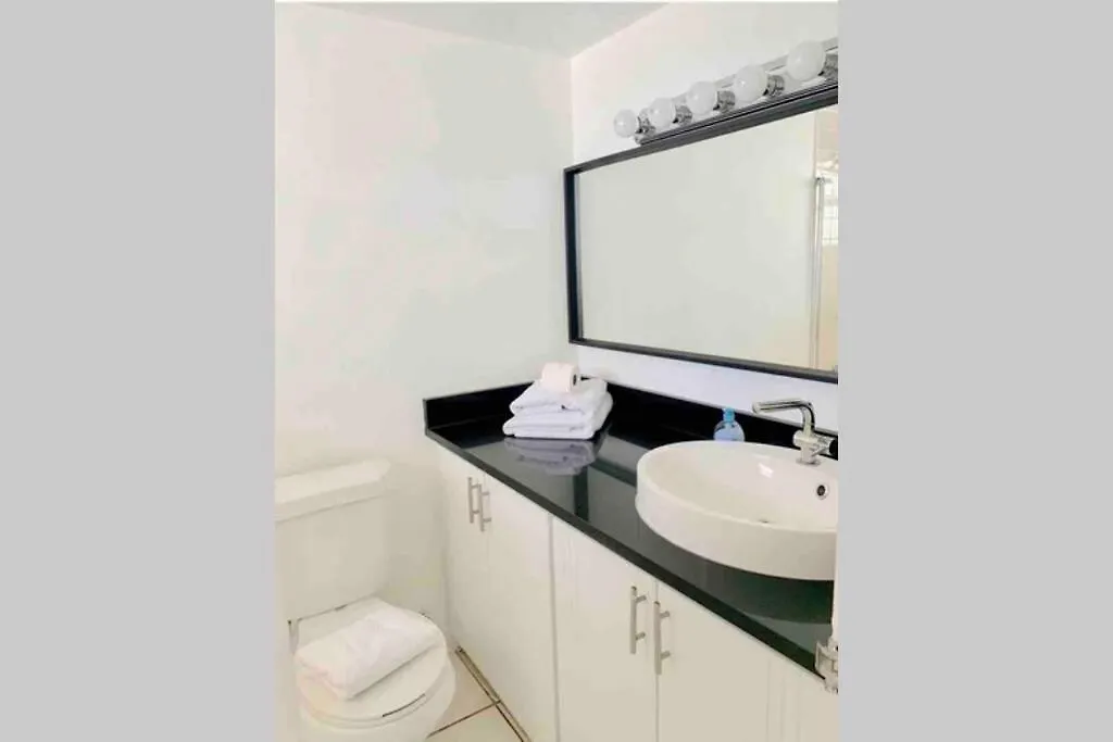 Fantastic Studio With Incredible Bay Views-1