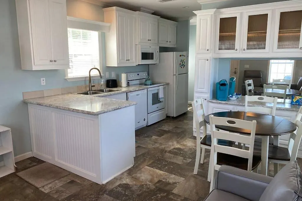 Cozy Tiny Home Near Disney World & Orlando Parks!-1
