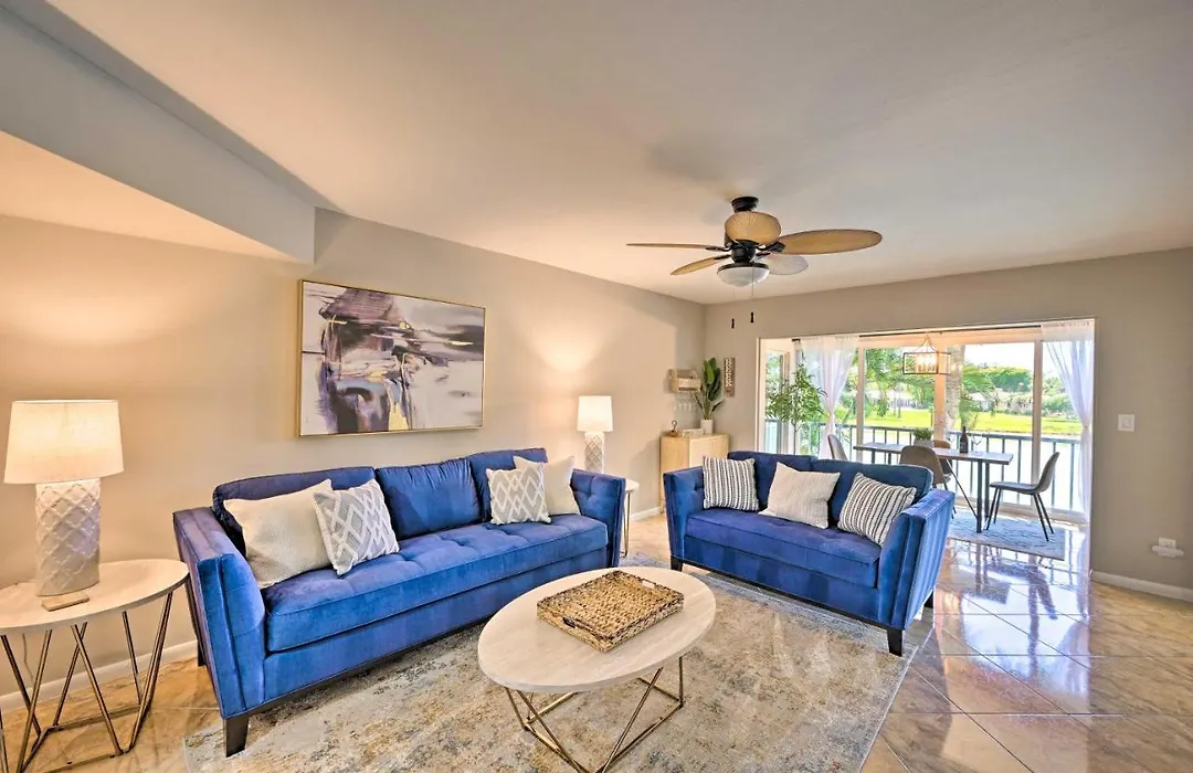 Naples Condo W/ Enclosed Balcony & Lake Views!-1