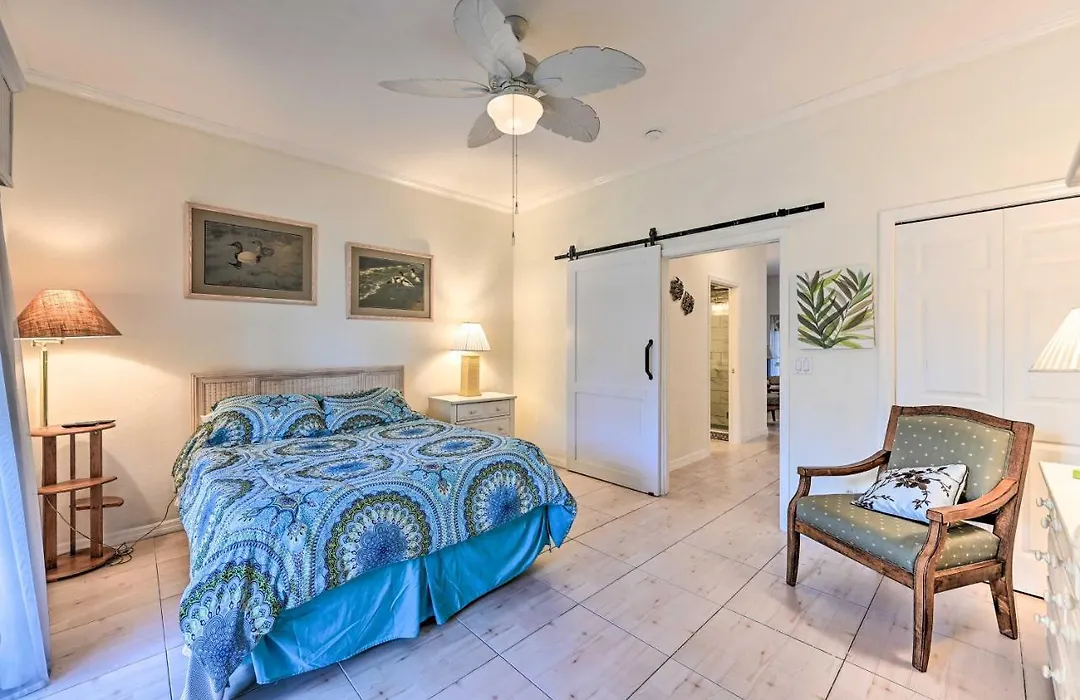 Waterfront Naples Condo About 15 Mi To Everglades!-1