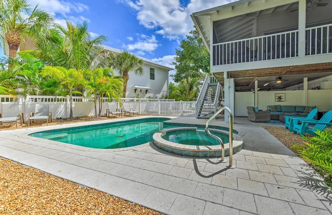 Canal-Front Gem W/ Pool & Hot Tub In Anna Maria-1