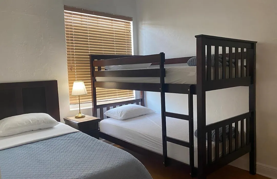 Miami Beach Rooms B&B-1