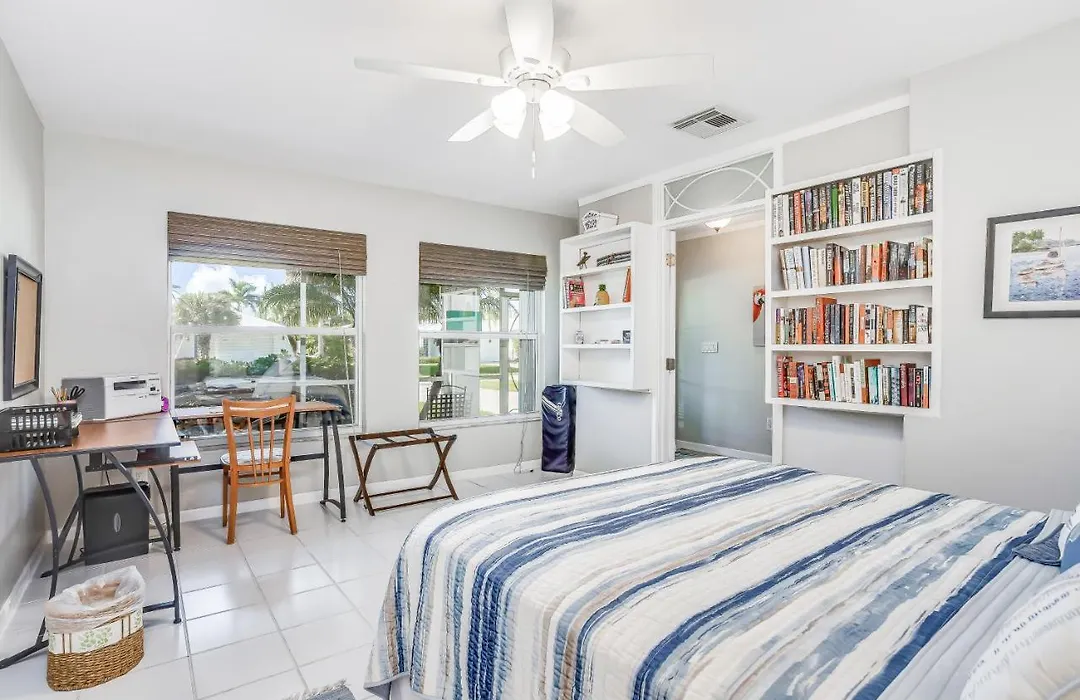 Robin'S Beach House-1