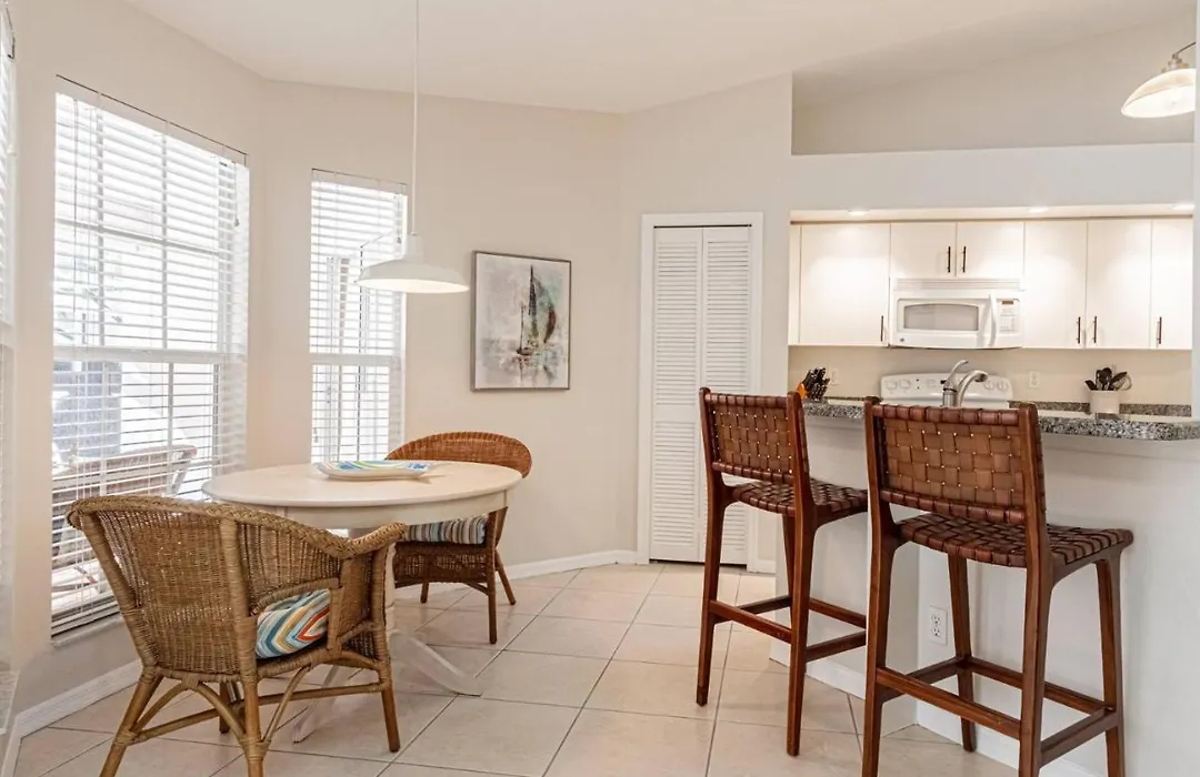 Crown Pointe Mabry Drive With Garden View-1