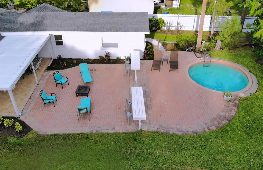 Cheerfull 4/Bed/ 3 Bath / Pool / Best Location-1