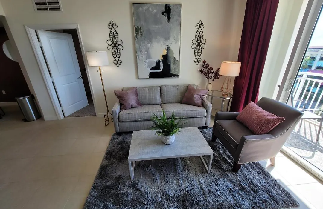 2Br2Bd, Downtown, Cal King-1