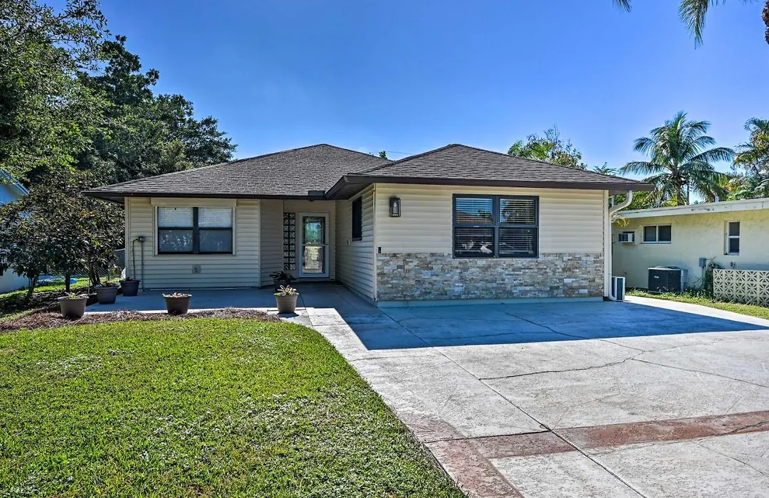 Naples Home Private Pool And Grill About 1 Mi To Beach-1