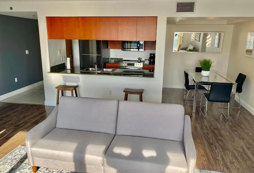 Beautiful Large Apt 2 Brm With Ocean Views In Brickell-1