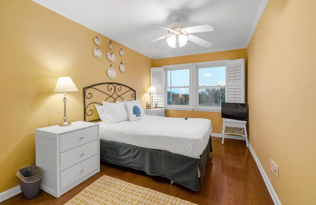 Treehouse Townhome-1