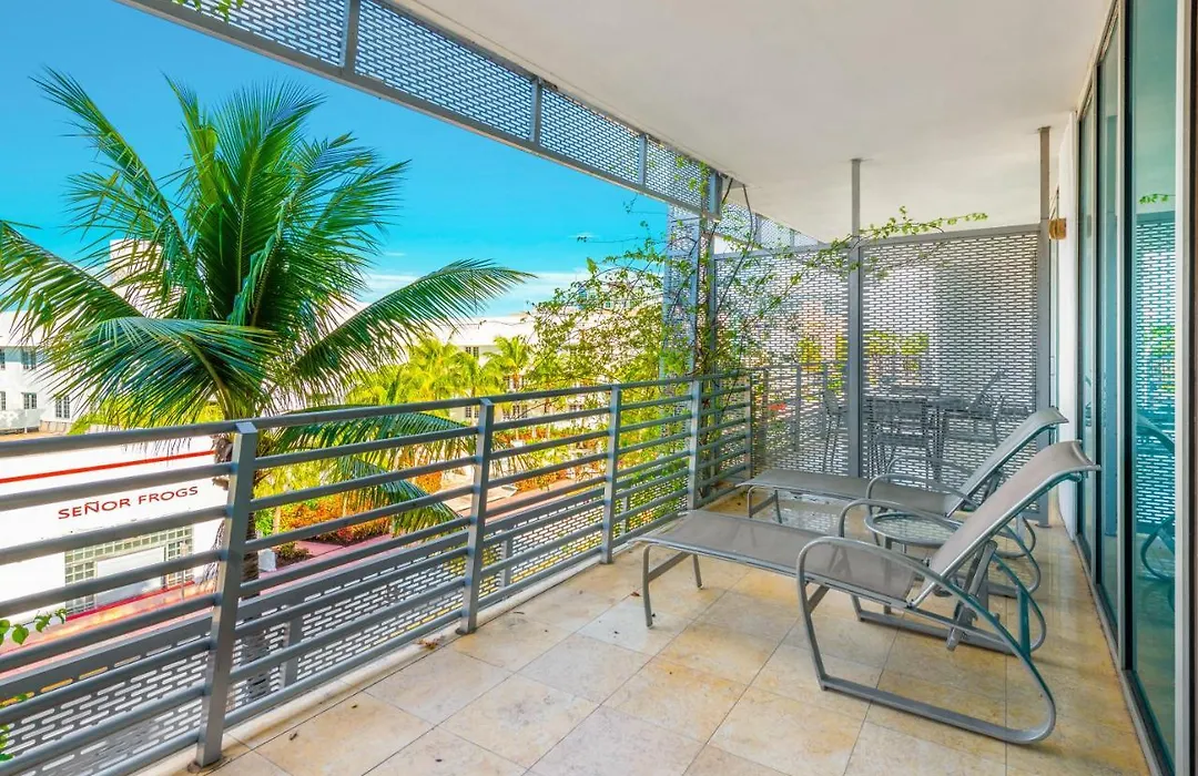 Luxury Balcony Suite - Across The Beach And Espanola Way-1
