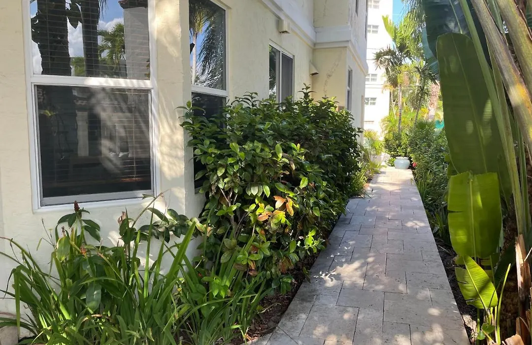 Las Olas Villa With 5 Bedroom, Lakeview, Dock & Pool-1