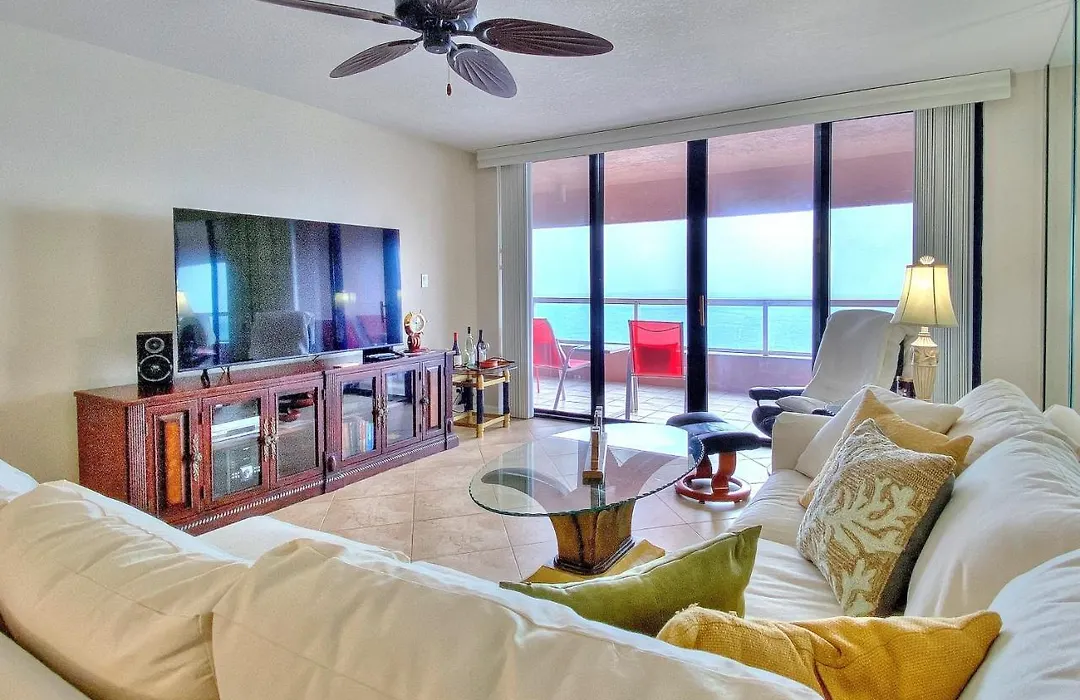 Crescent Beach Club I 15D-1