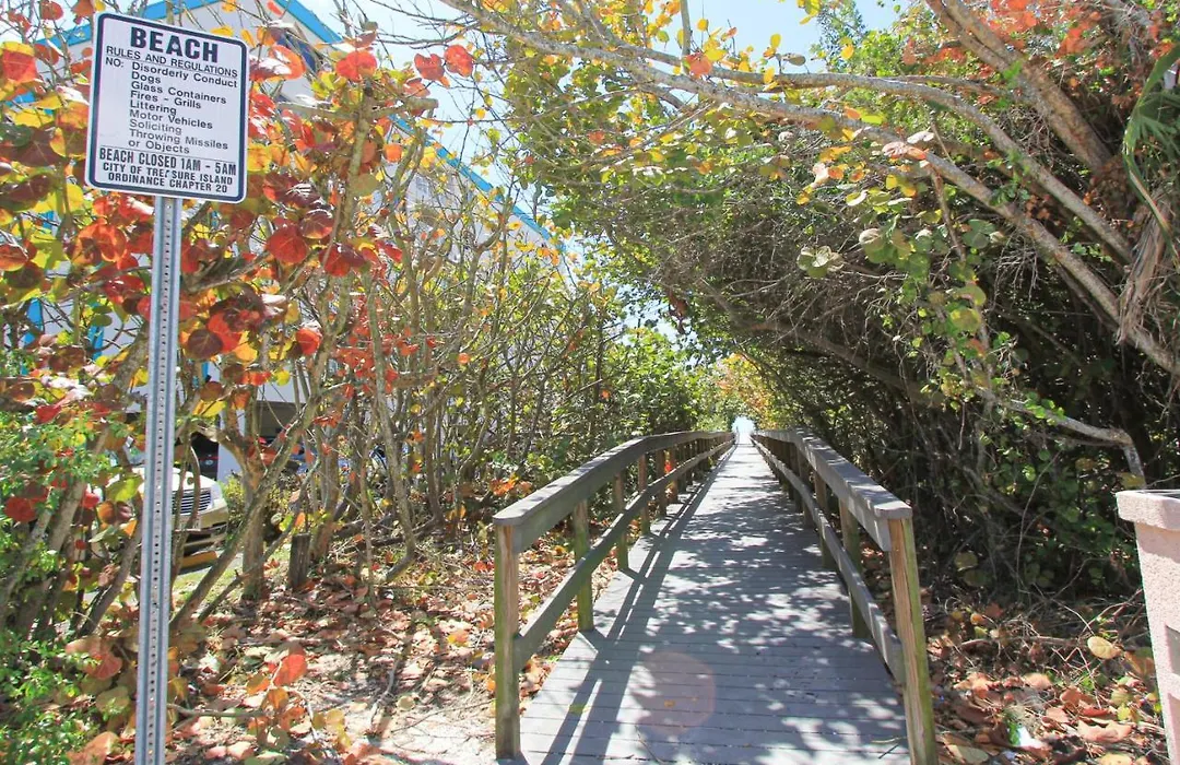 Seaspray Beach Cottage B-1