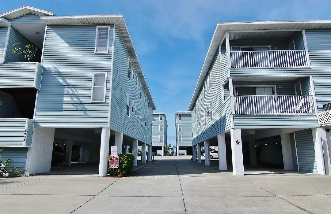 Sea Isle Villas F-1