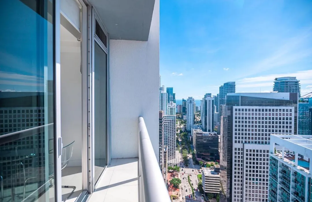 Highest Floor W Icon Brickell Studio-Amazing Views-1