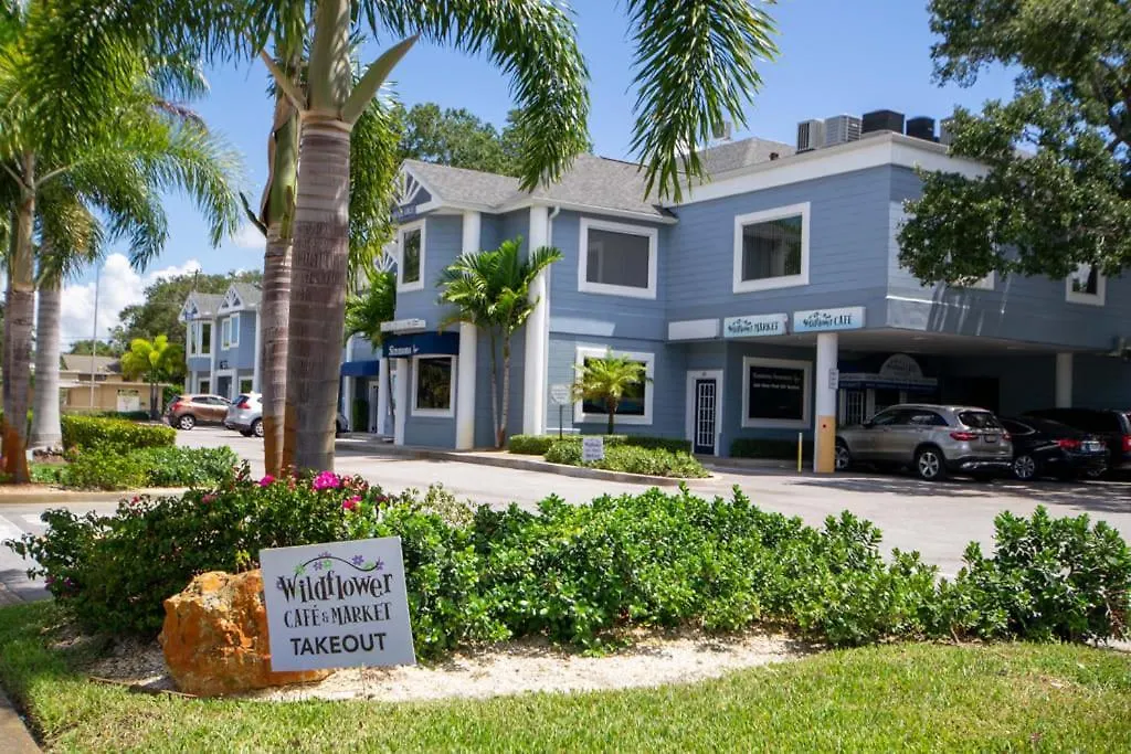 Beach Side Studio With Pool And Parking-1