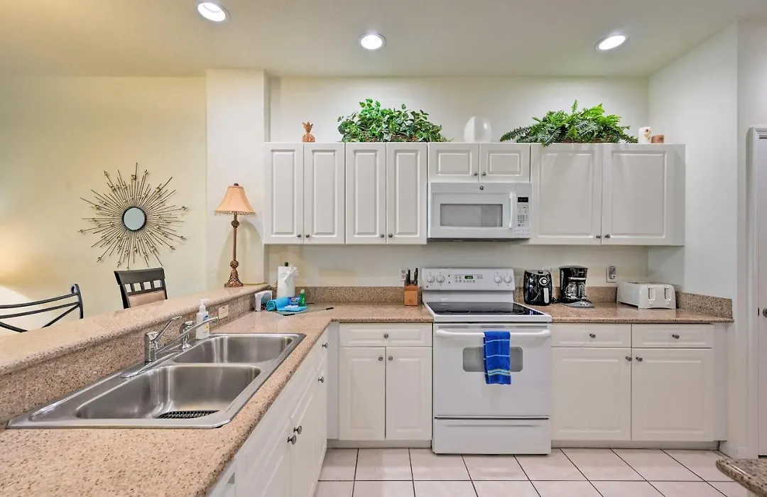 Free Golf Until Oct! Naples Condo W/ Resort Pool-1