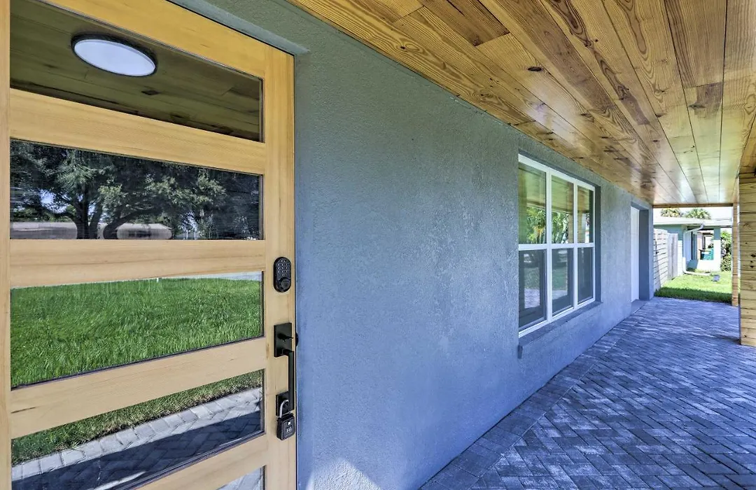 Beach House With Outdoor Kitchen, Walk To Coast-1
