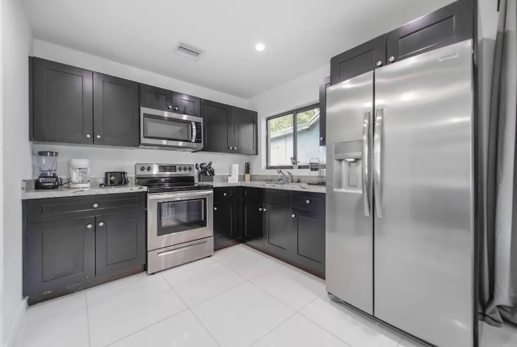 Awesome Duplex 3 Bedrooms 2 Bathrooms-1